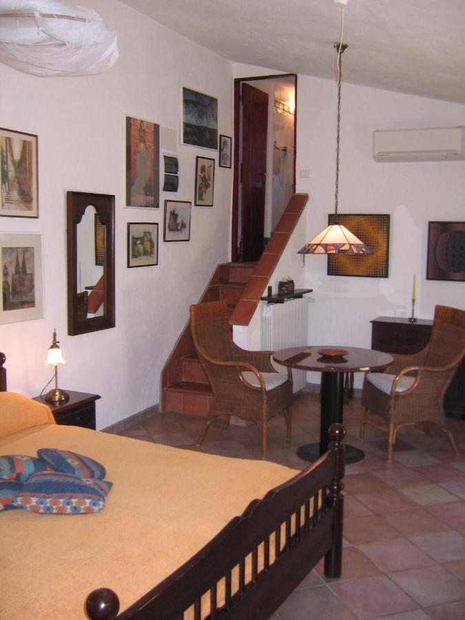 Studio-Appartment In Landhaus Mit Meerblick Porto Azzurro Kültér fotó