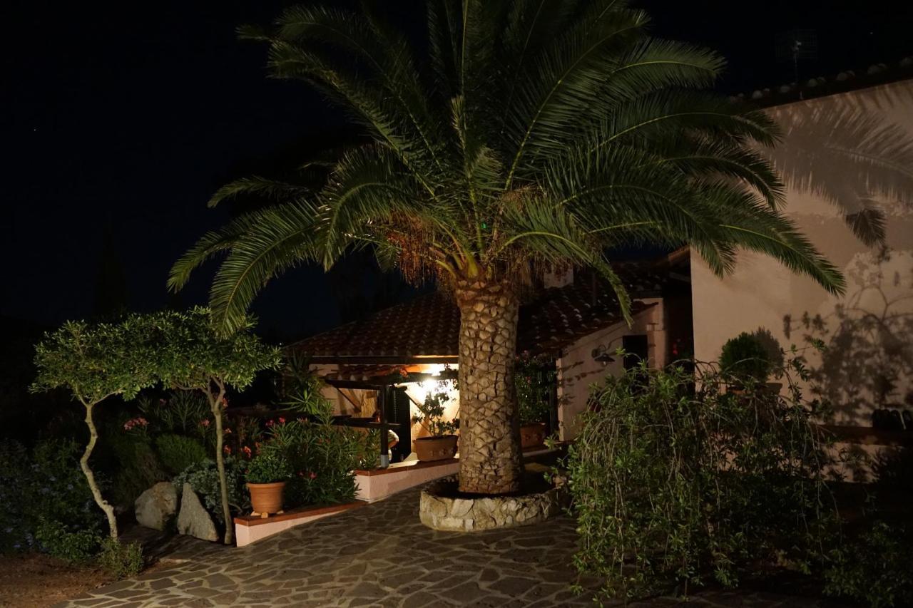 Studio-Appartment In Landhaus Mit Meerblick Porto Azzurro Kültér fotó